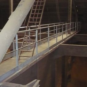 pont en métal